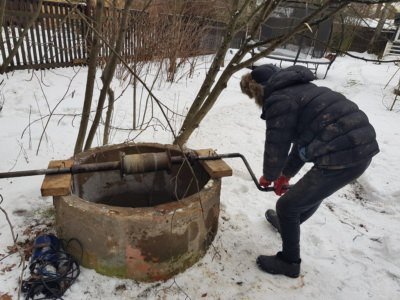 Чистка колодцев зимой